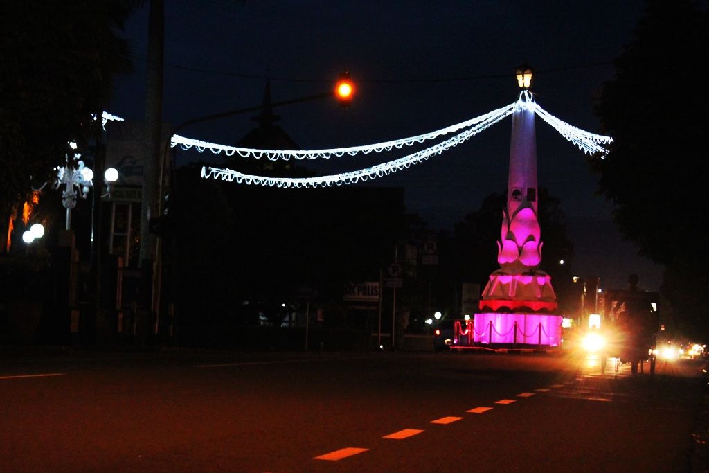 Tugu Pembangunan yang terletak di Jalan Gatot Subroto Purwokerto. (Dokumentasi Mufid Majnun)