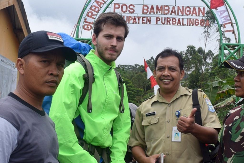 Yushe, pendaki asal Finlandia yang turut serta dalam Aksi Bersih Gunung Slamet. (Istimewa/purwokertokita.com)