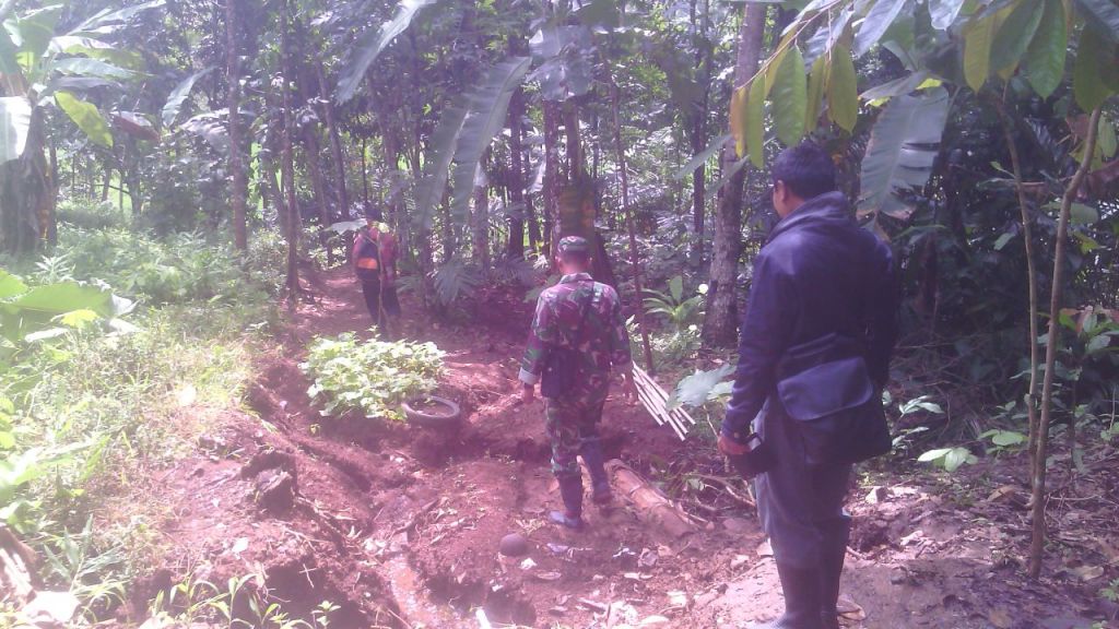 Tanah Longsor (Foto: Purwokertokita/BPBD Cilacap)