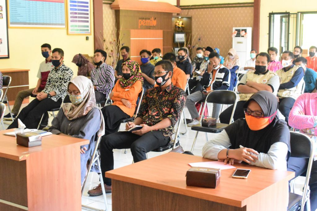 Anggota PPK se-Purbalingga mengikuti Bintek Pemungutan suara di Aula KPU Purbalingga