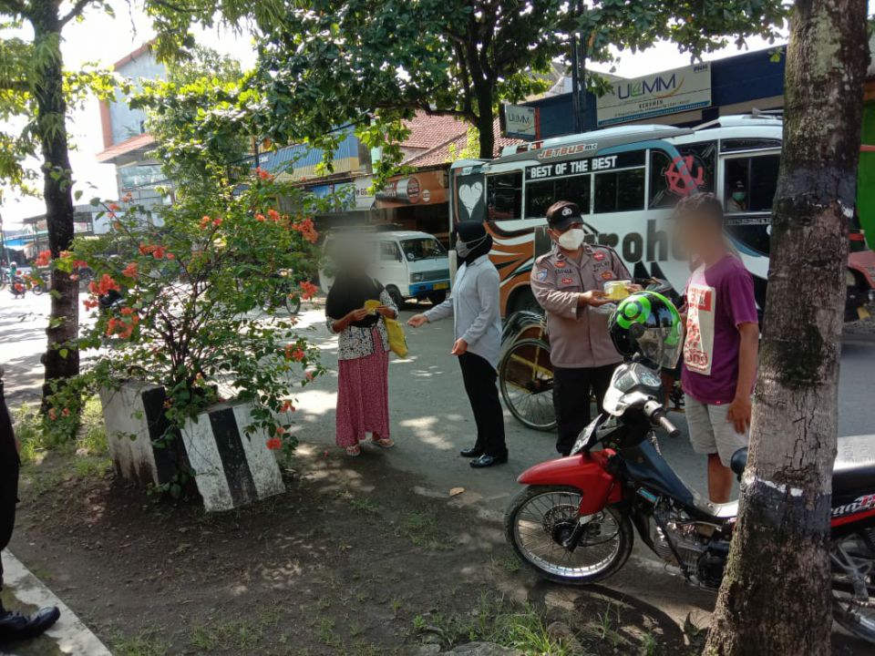 Kepolisian Resor (Polres) Kebumen masih menemukan pelanggaran protokol kesehatan pada Operasi Yustisi di Jalan Mayjend Sutoyo Kebumen, Kamis (7/1/2021).