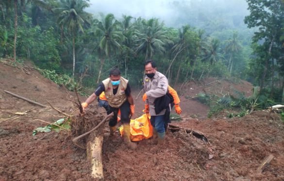 Evaluasi korban longsor di Desa Kalijering Kebumen