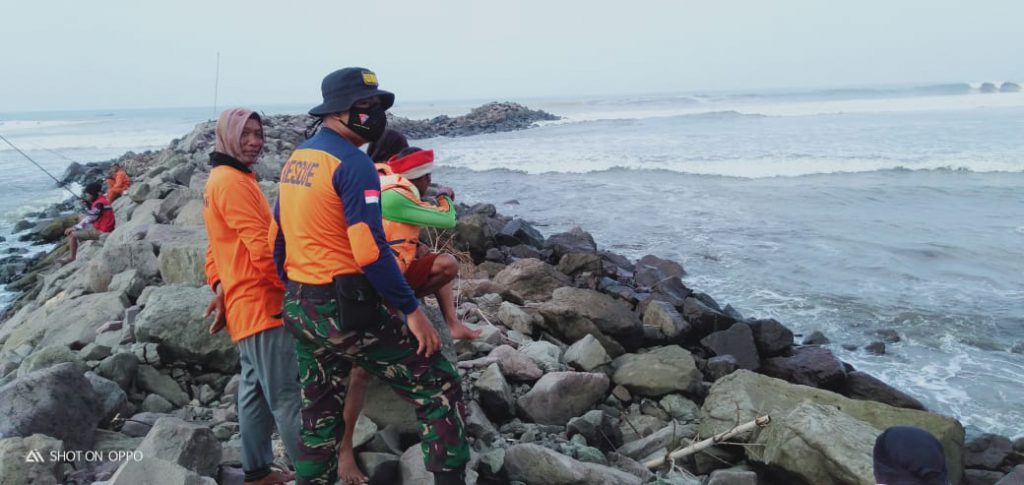 Operasi pencarian korban tenggelam di Pantai Congot Cilacap (istimewa) 