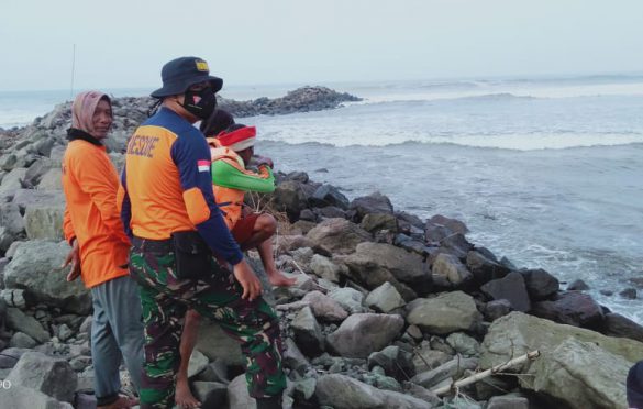 Operasi pencarian korban tenggelam di Pantai Congot Cilacap (istimewa)