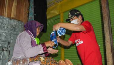 Bupati Banjarnegara menyambangi pedagang pasar Karangkobar